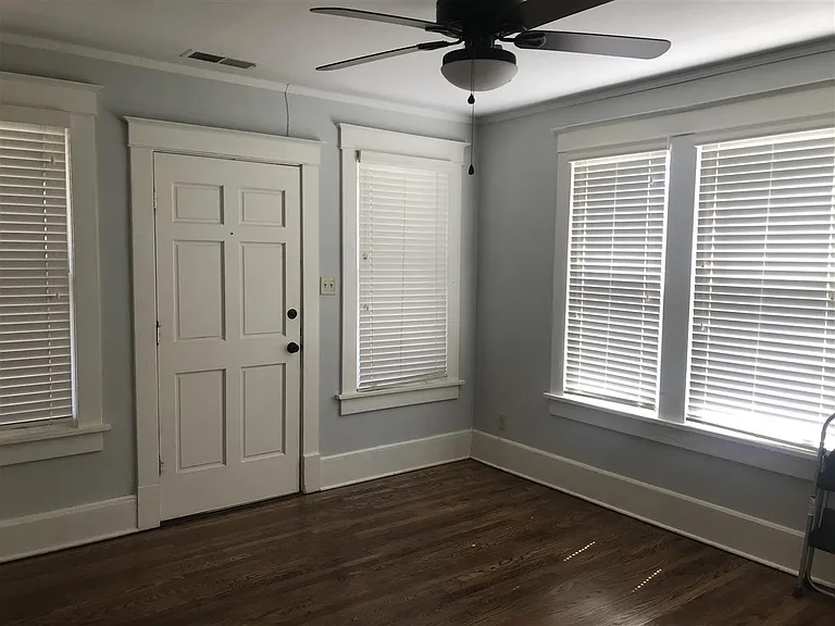 688 S Mansfield St — Photo 5