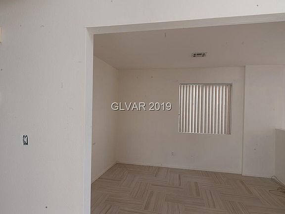 3rd image of 3690 Steinbeck Dr