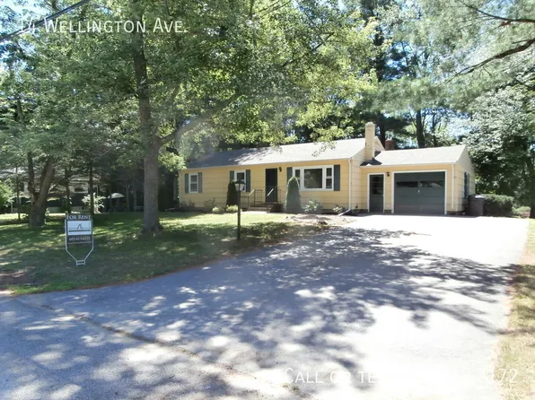 14 Wellington Ave, Dover, NH 03820