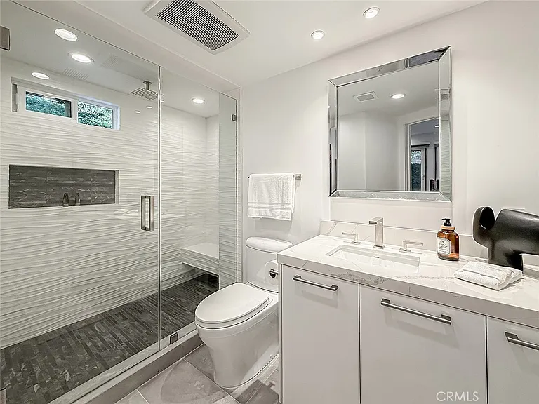 4266 Louise Ave — Photo 21