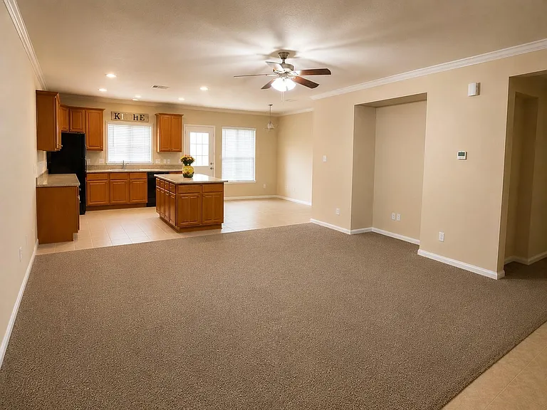 408 Price Dr — Photo 2