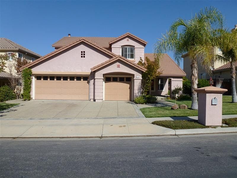 1st image of 5785 Capilano Dr