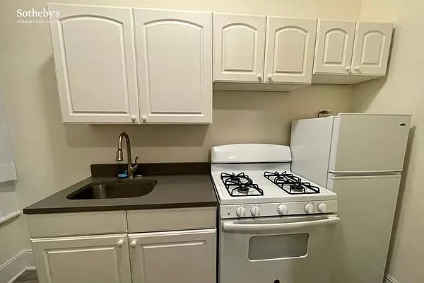 Rented by Sotheby's International Realty | media 9