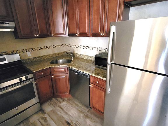 2nd image of 30-84 29th St #2R