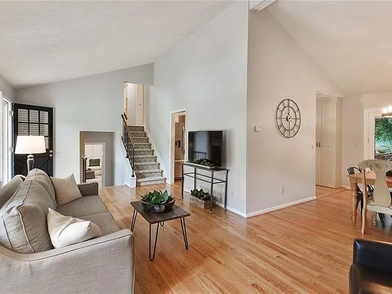 130 Cains Cove Dr — Photo 9