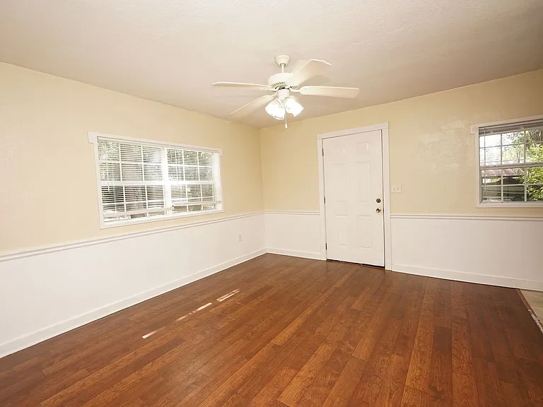 503B McKinney St — Photo 5
