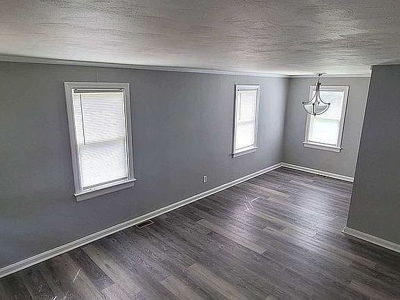 5th image of 1113 Wilkins Dr