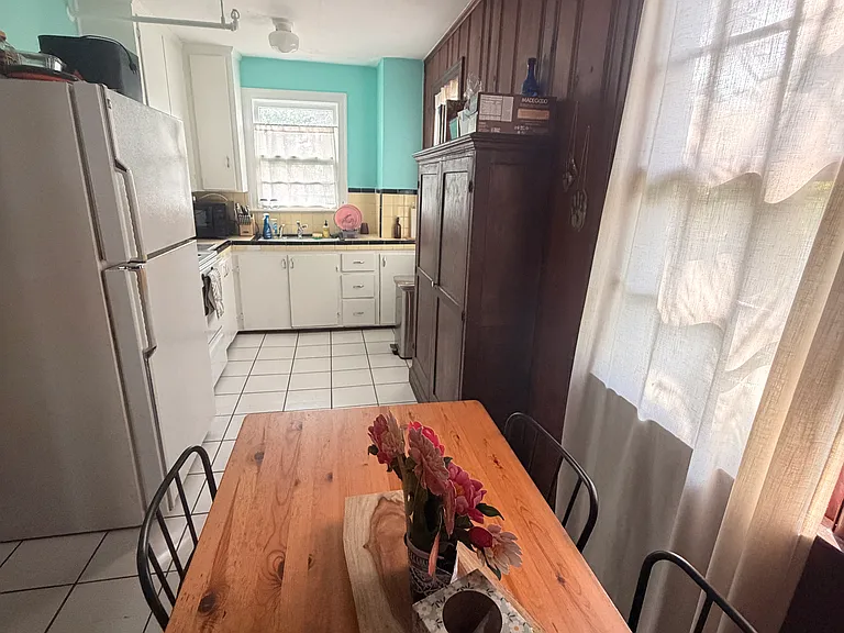 1301 S Albany Ave #B — Photo 8