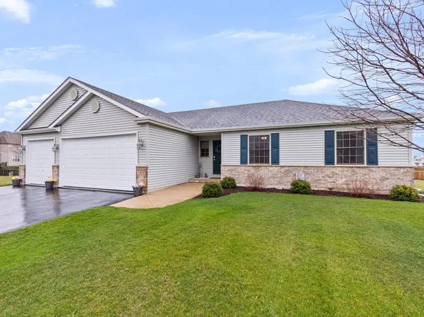 1208 Briarwood Ln, Sandwich, IL 60548