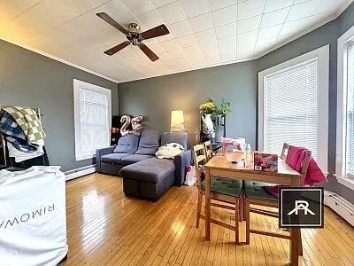 Building Photo - 84 Linden St #2