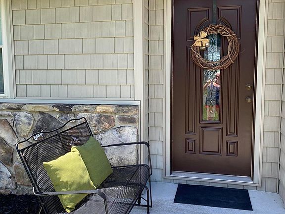 4th image of 5937 Clearbrook Dr