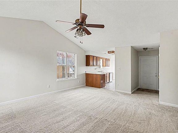 5th image of 1623 Elizabeth Ln