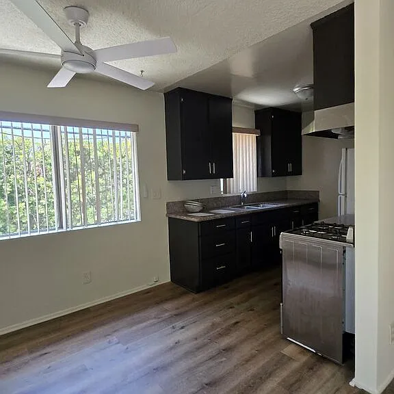 2219 Crenshaw Blvd #3 — Photo 1