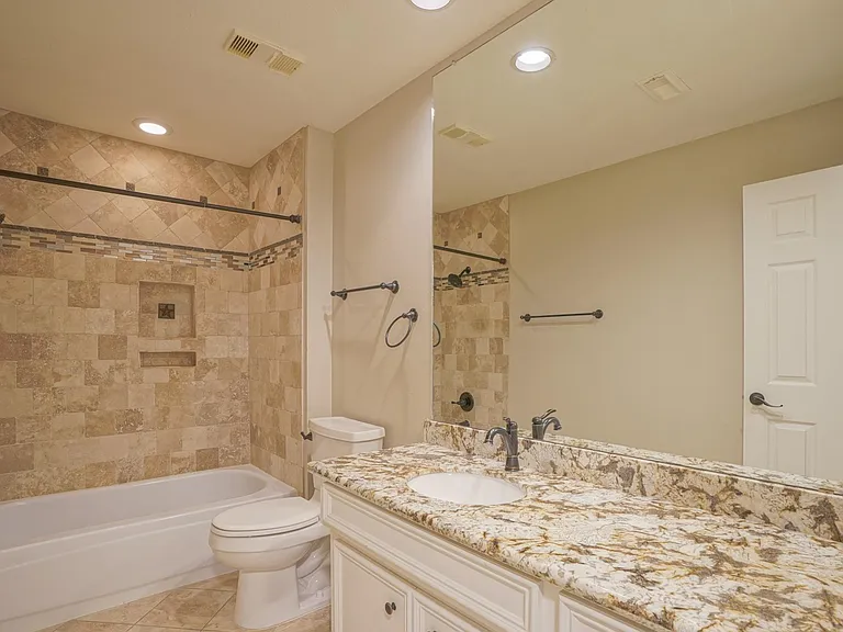 2108 Lakeway Dr — Photo 45