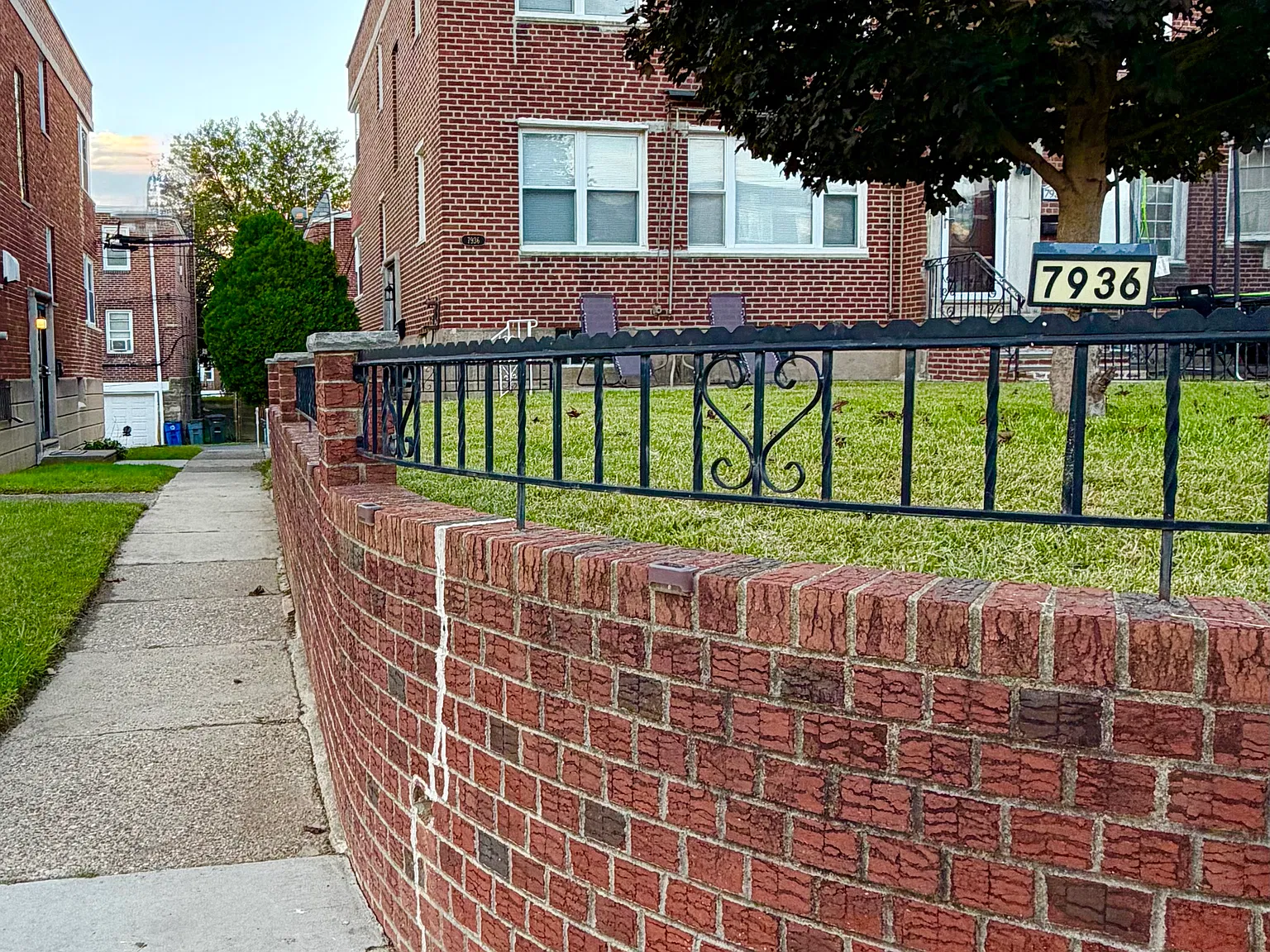 2 bed, 750 sqft, $1,400 — Photo 2