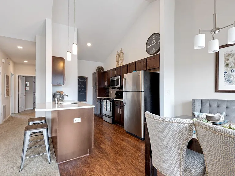 Union Square Apartment Homes — Photo 4