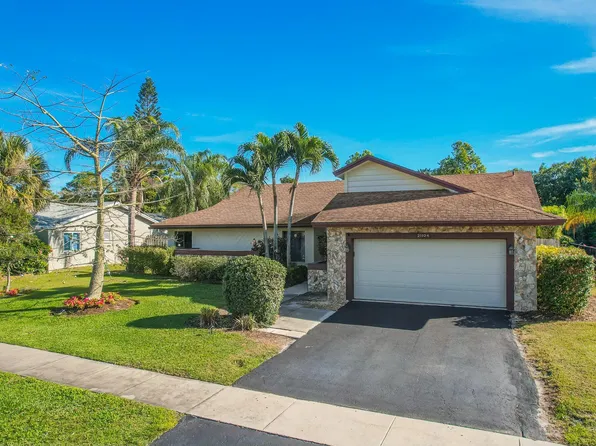 21104 Shady Vista Lane, Boca Raton, FL 33428