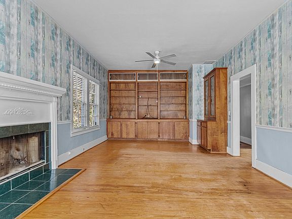 3rd image of 422 House St