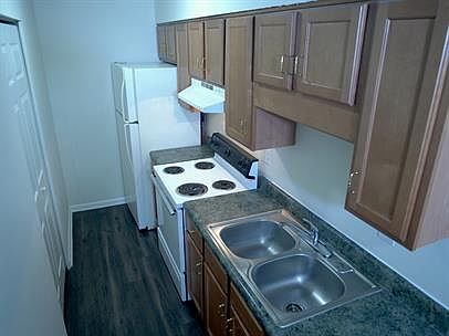 1st image of 286 Elmwood Dr APT 7