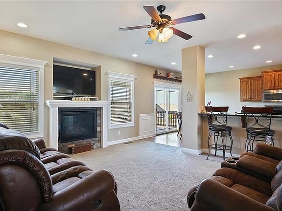 3rd image of 15423 Belmont Ct