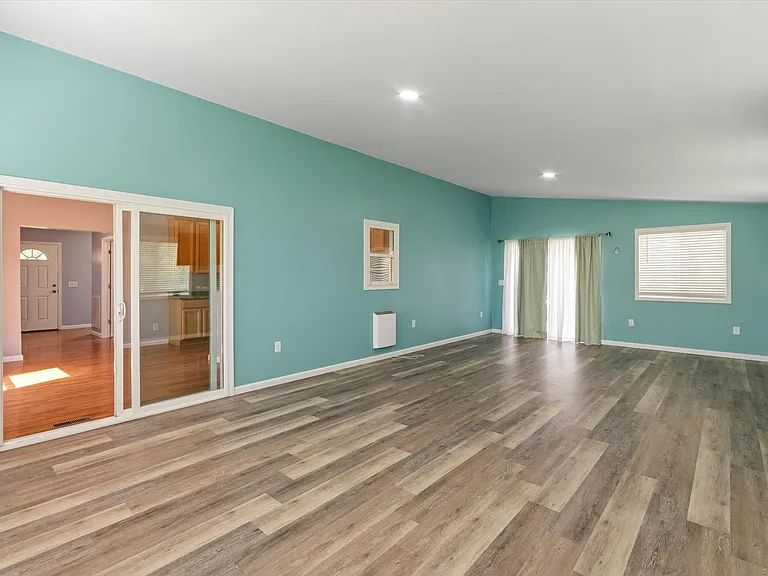 84 Poplar St — Photo 4