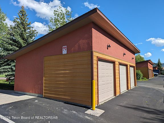 3rd image of 7552 Mountain Laurel Dr APT D6