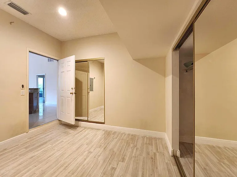 7705 Forest Green Ln — Photo 38