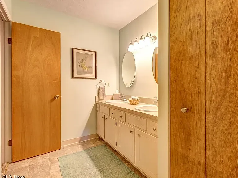 4458 Habersham Ln N #223 — Photo 18