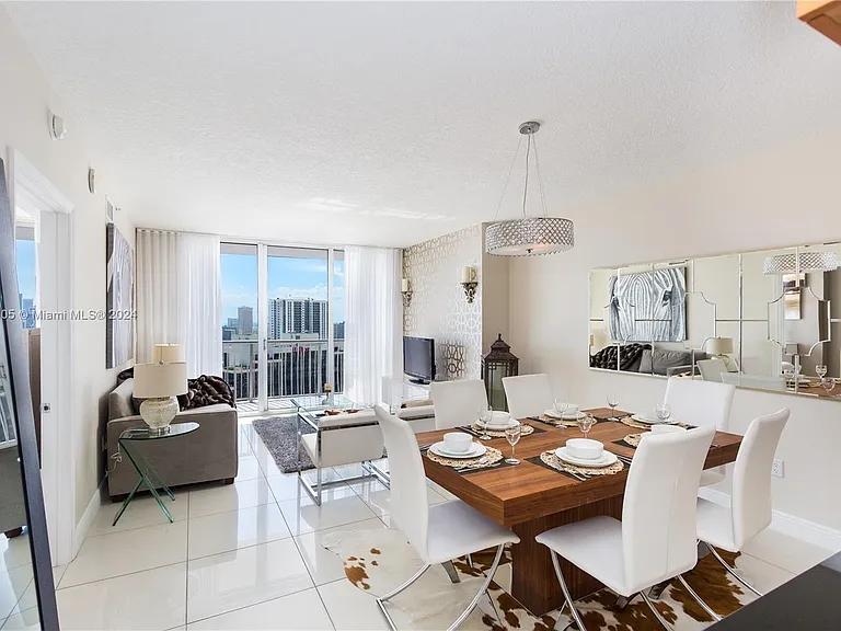 1750 N Bayshore Dr #3512 — Photo 3