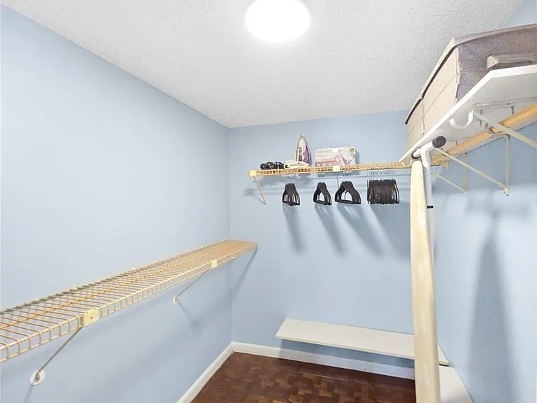 553 Fairways Cir #B — Photo 17