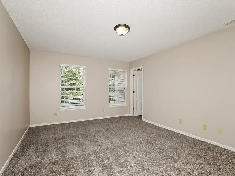 8234 Gathering Cir — Photo 10
