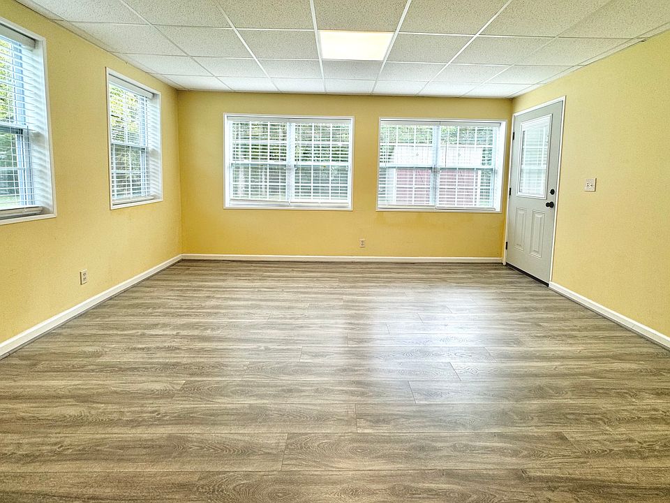 1st image of 5624B Landrum Dr #B