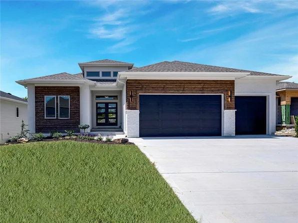 9938 Brockway St, Lenexa, KS 66220