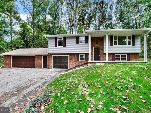 6420 Deer Run Ct, Spring Grove, PA 17362