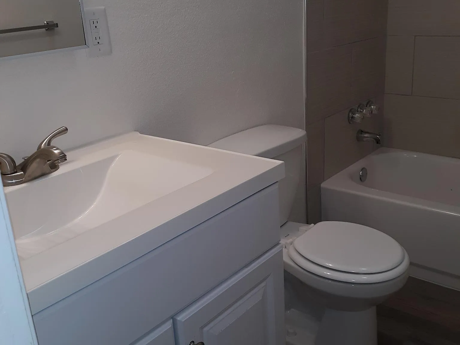 2 bed, 910 sqft, $1,300 — Photo 4