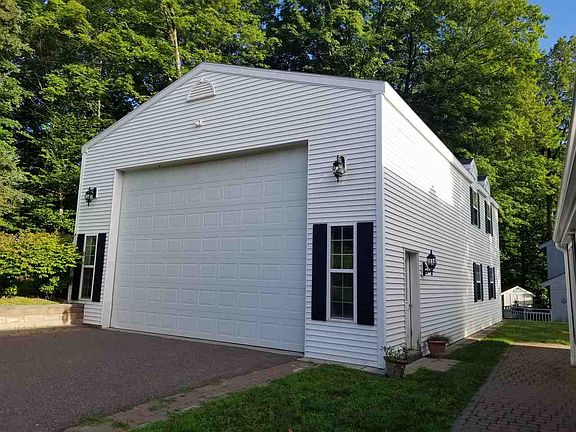 4th image of 1 Grove Hill Ct