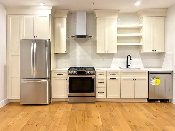 2nd image of 165 Everett St #1