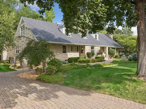 4808 Woodhill Way, Edina, MN 55424