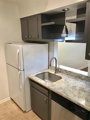 2500 Vivian St #2 — Photo 7