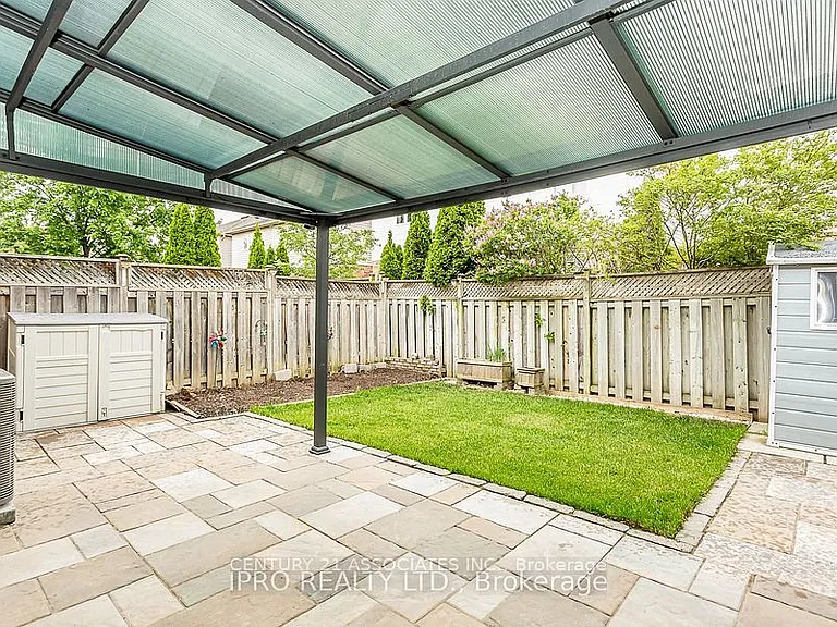 2410 Emerson Dr — Photo 32