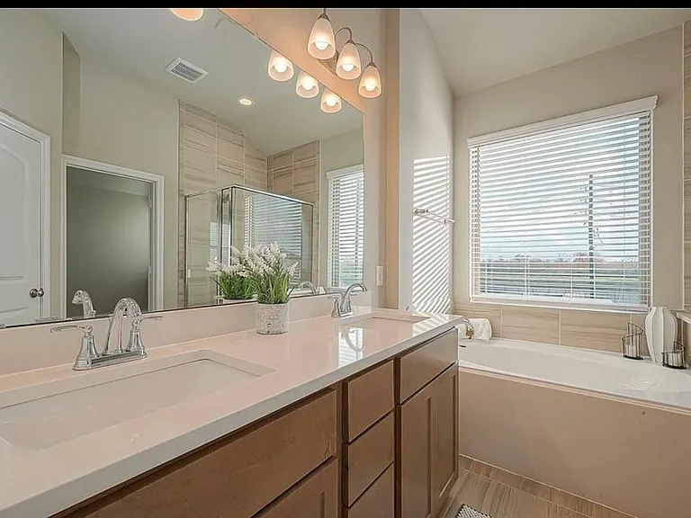 8700 Laurel Crest Dr — Photo 17