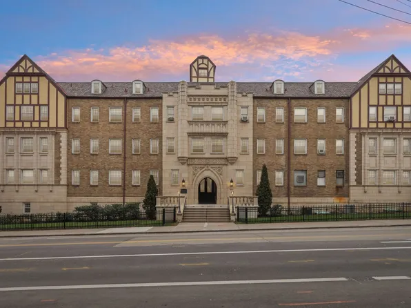 Bayard Manor Apartments