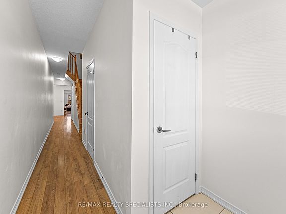 5th image of 55 Baffin Cres
