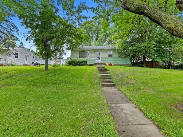 820 7th Ave E, Shakopee, MN 55379