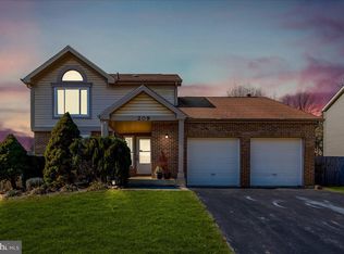 209 Diamond Dr, Walkersville, MD