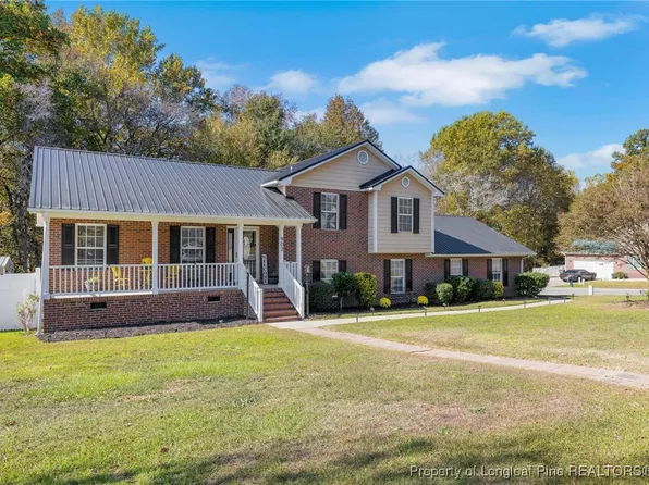 902 Bugle Call Dr, Fayetteville, NC 28314