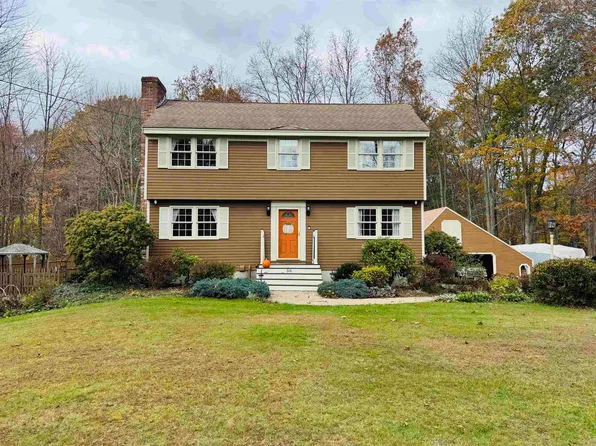 56 Whittier Street, Newton, NH 03858