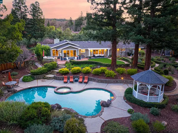 18 Comistas Ct, Walnut Creek, CA 94598