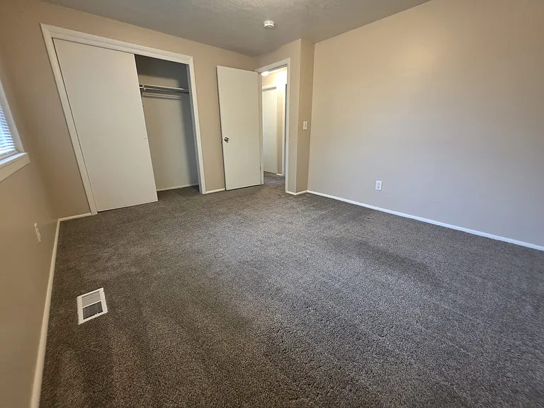 360 S Belaire Cir — Photo 10