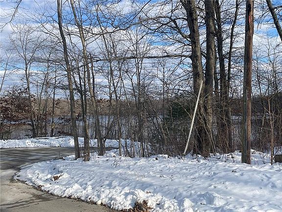 2nd image of 50 Round Lake Dr